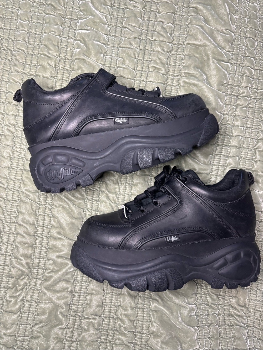 Buffalo Boots Classic Low Leather